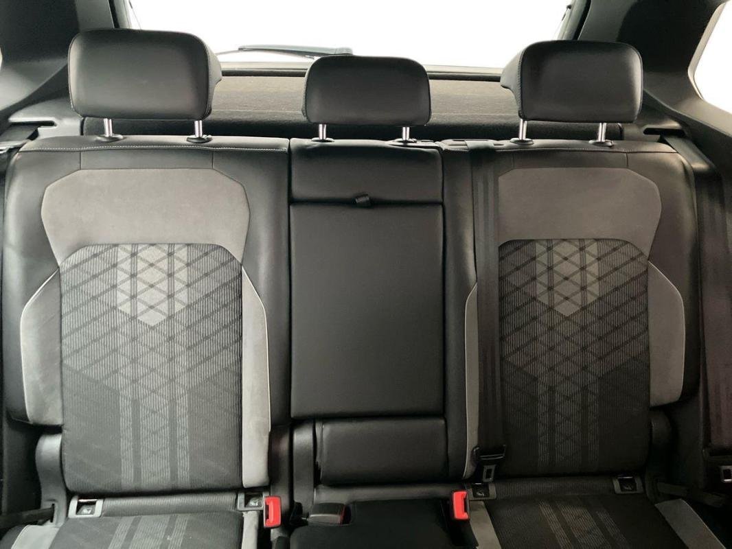 Volkswagen Tiguan - Photo 22