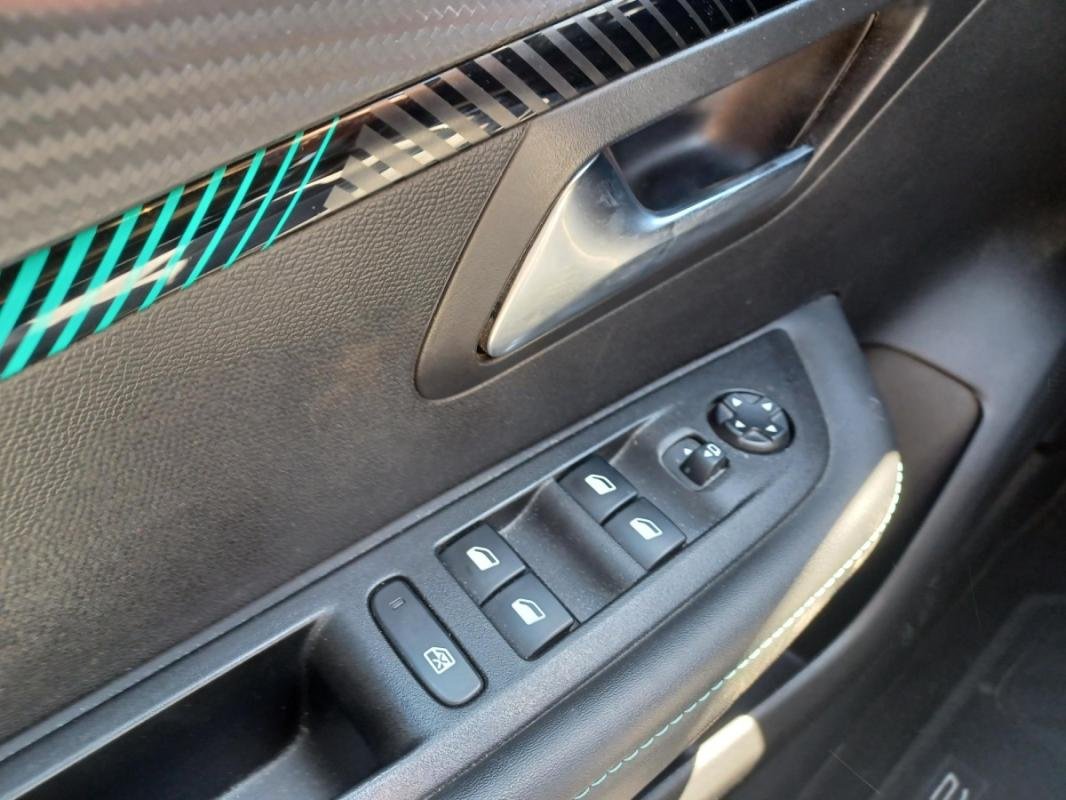 Peugeot 208 - Photo 16
