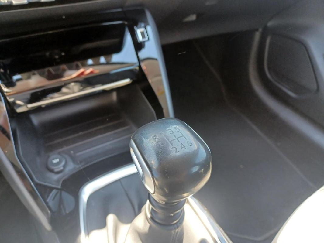 Peugeot 208 - Photo 18