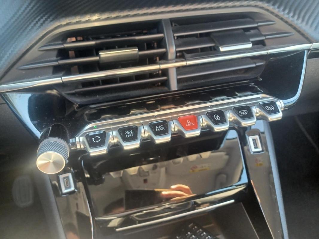Peugeot 208 - Photo 27