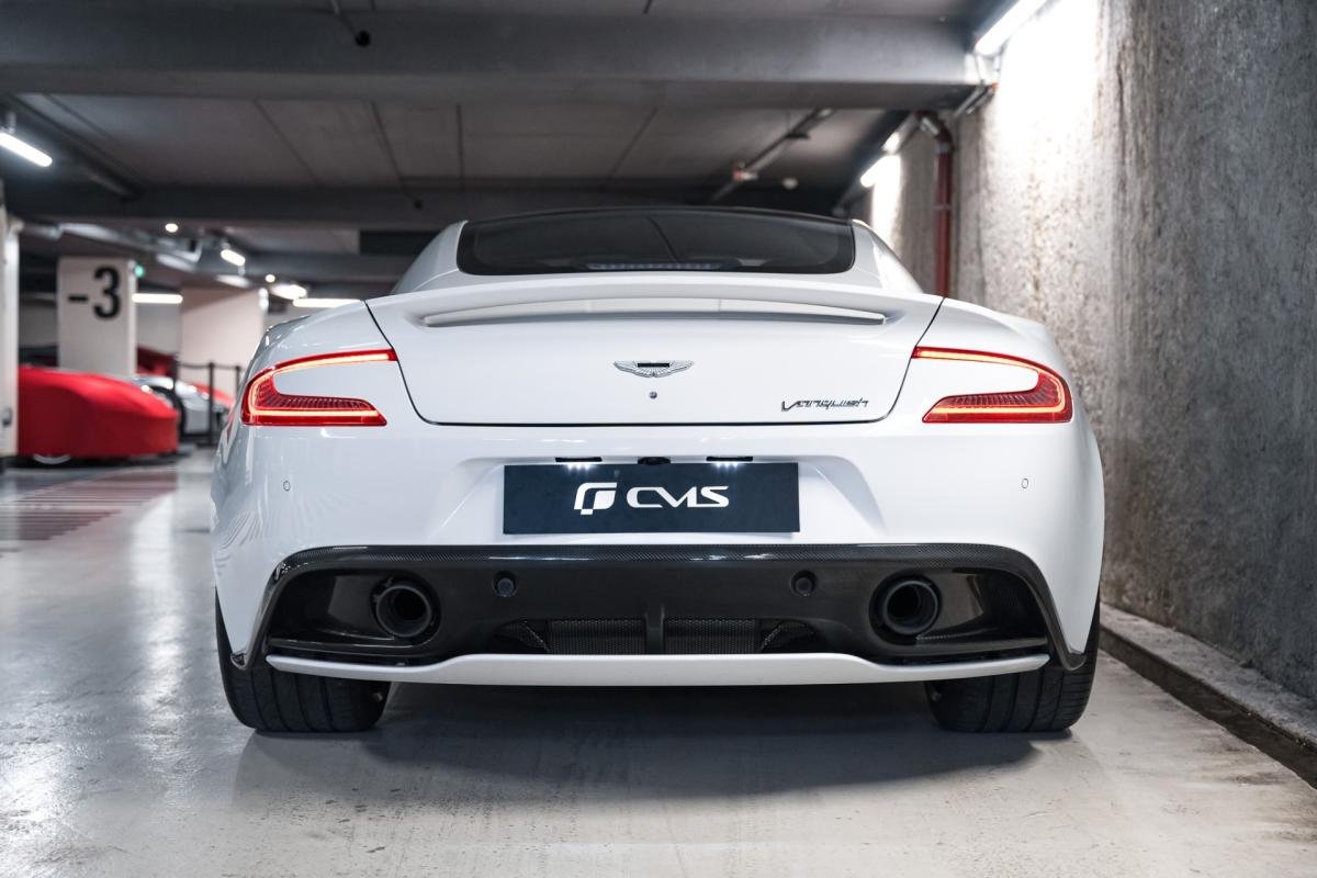 Aston Martin Vanquish - Photo 16