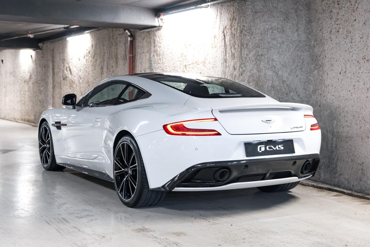 Aston Martin Vanquish - Photo 23