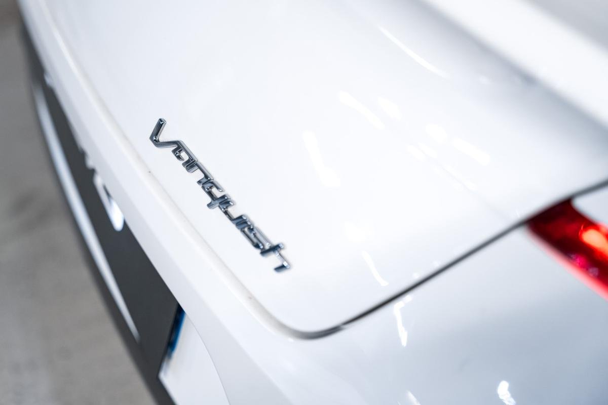 Aston Martin Vanquish - Photo 27