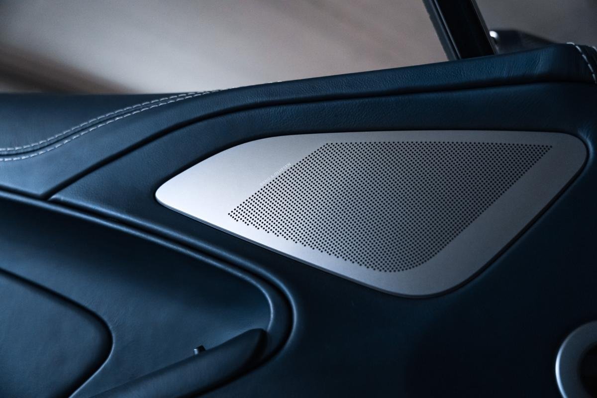 Aston Martin Vanquish - Photo 28