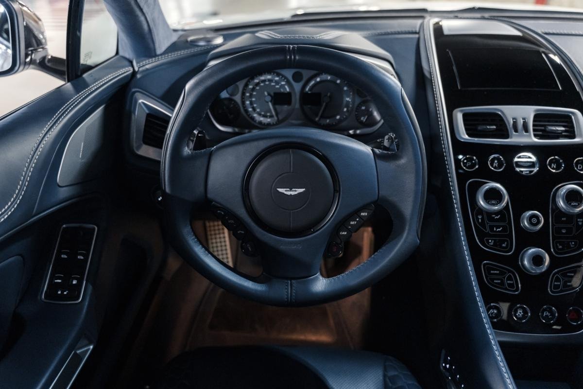 Aston Martin Vanquish - Photo 31