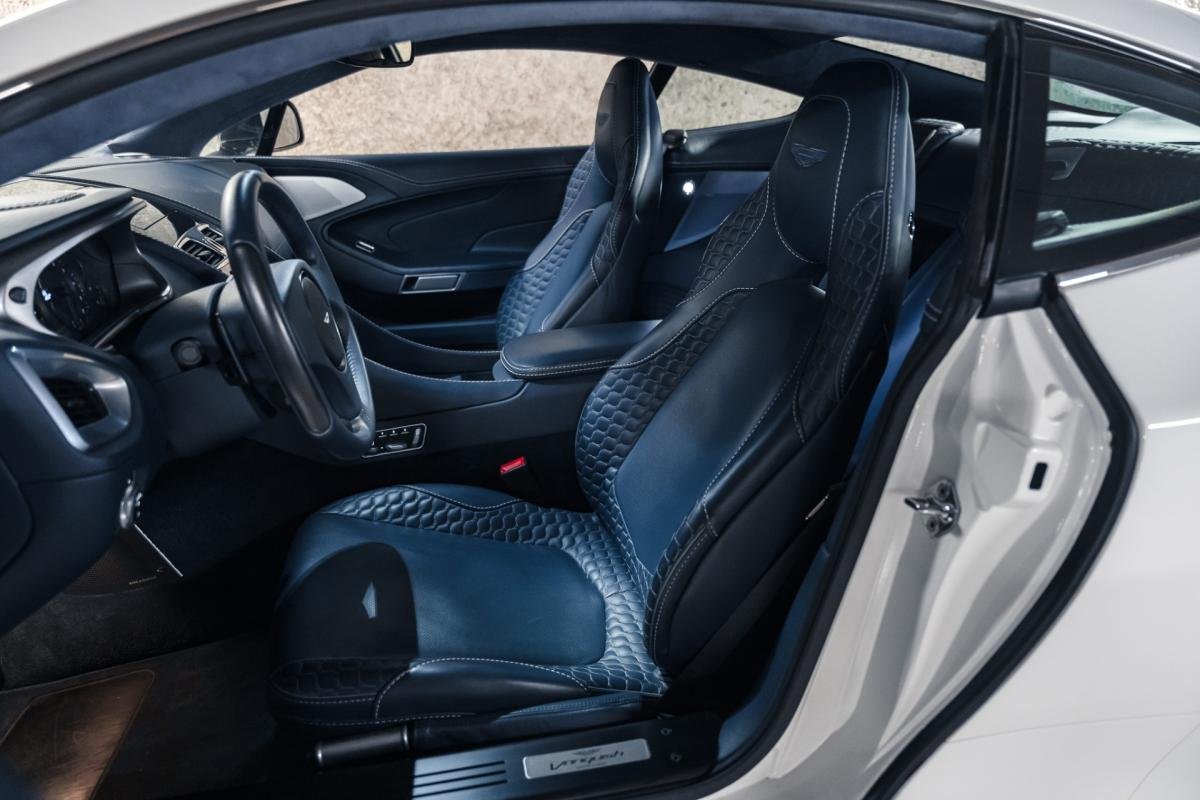 Aston Martin Vanquish - Photo 37