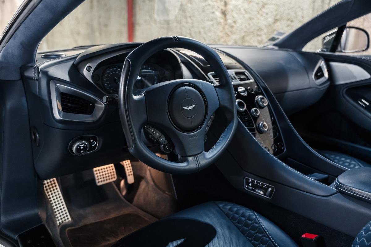 Aston Martin Vanquish - Photo 38