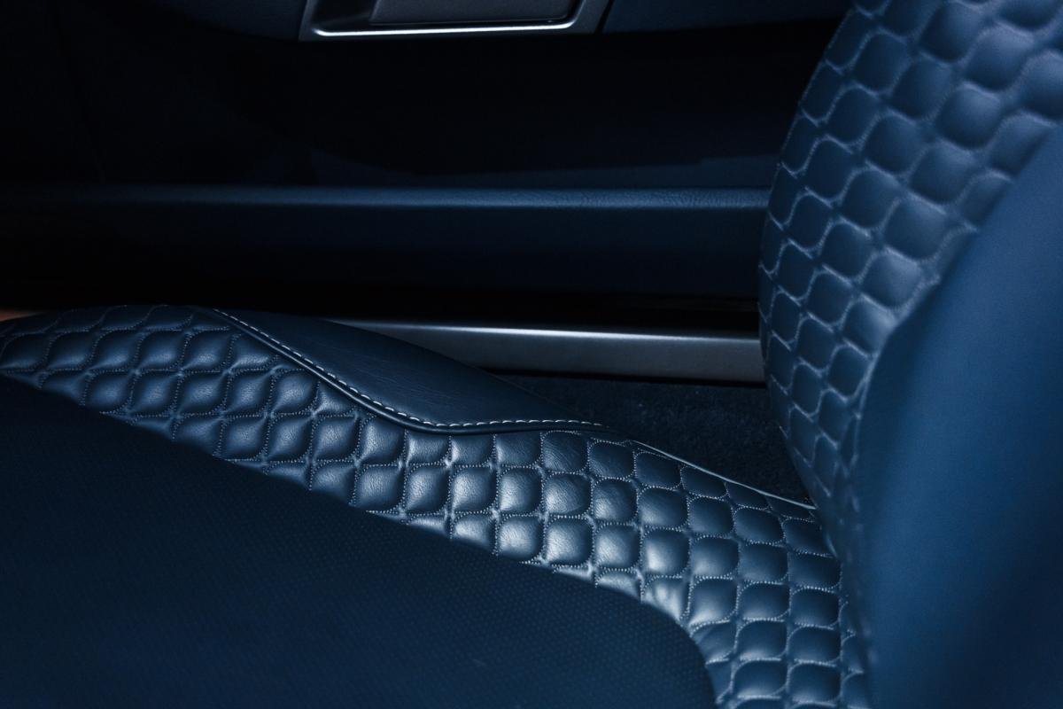 Aston Martin Vanquish - Photo 40