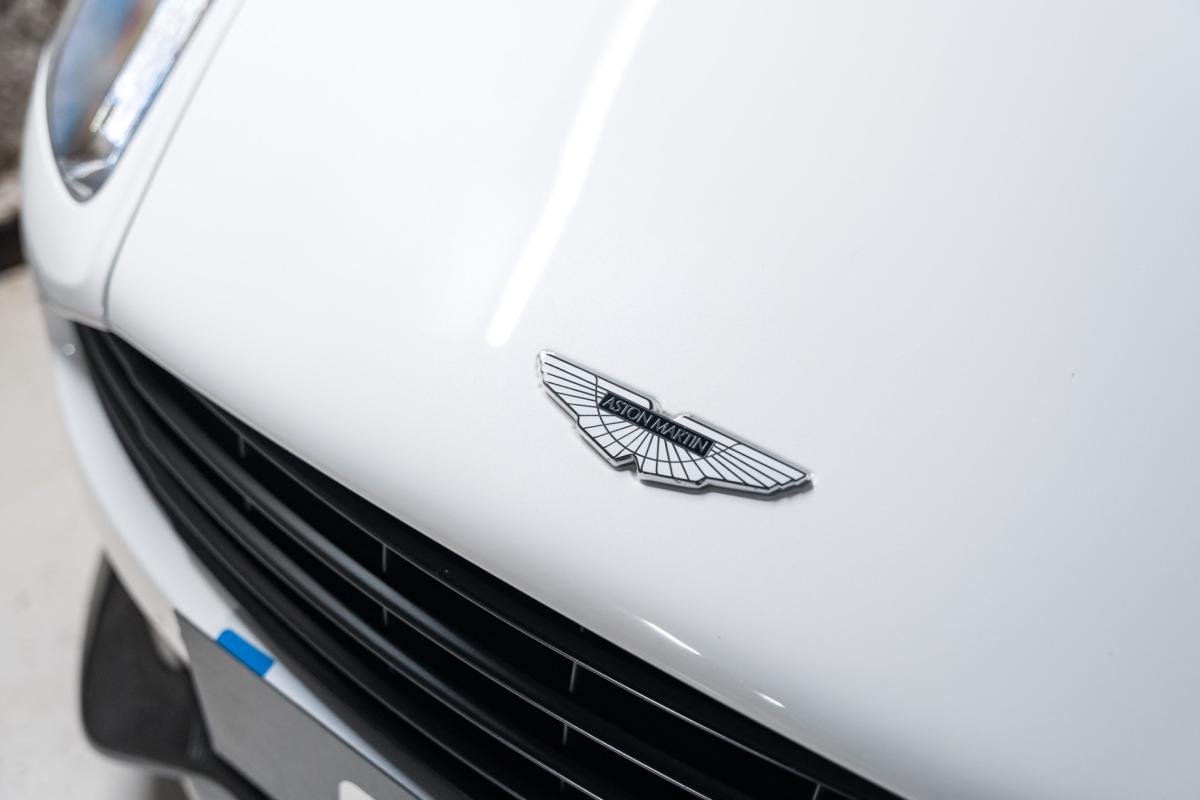 Aston Martin Vanquish - Photo 4