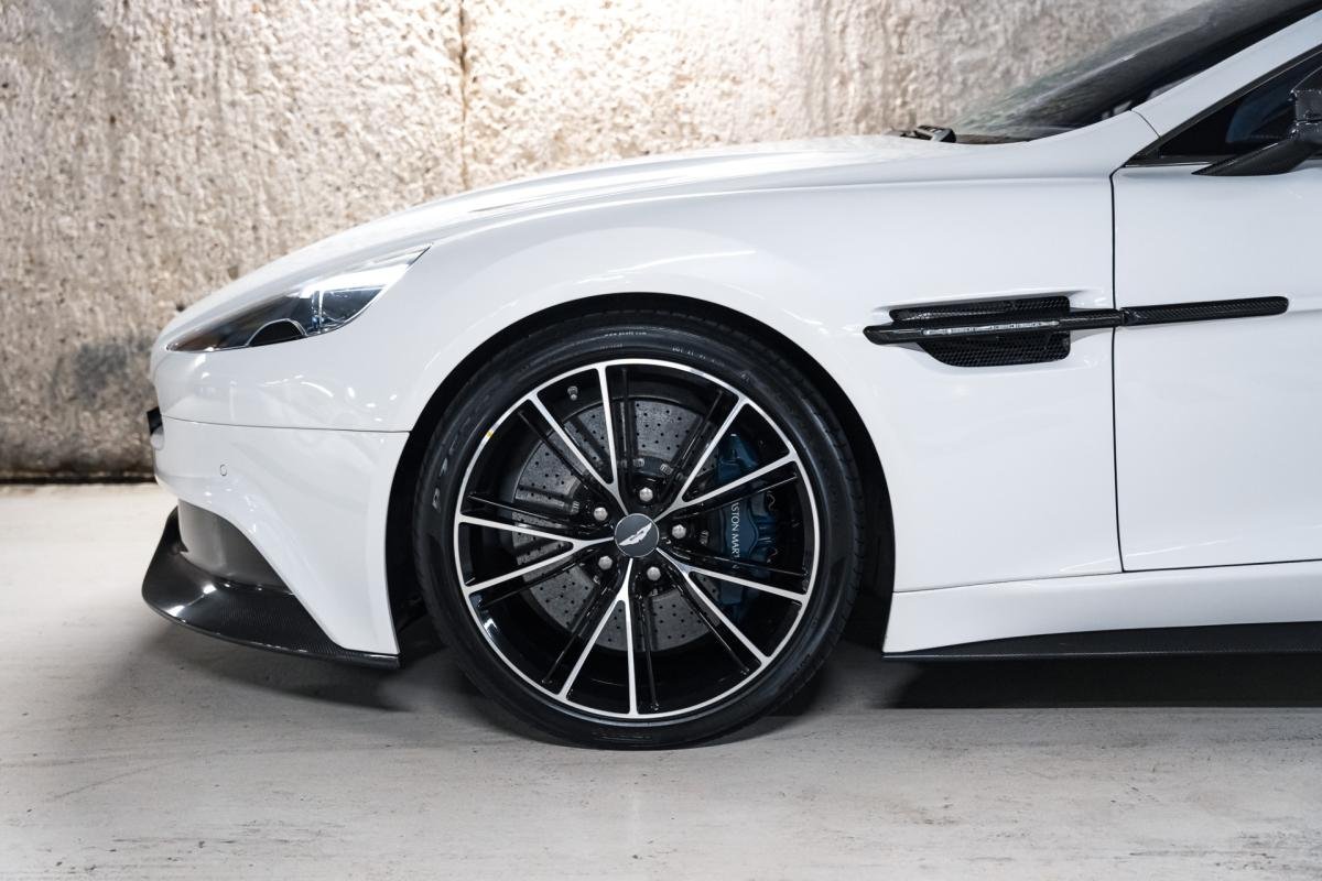 Aston Martin Vanquish - Photo 7