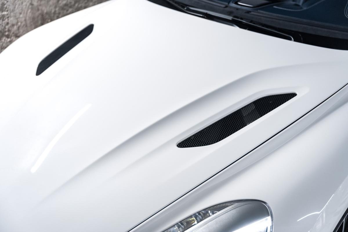 Aston Martin Vanquish - Photo 8