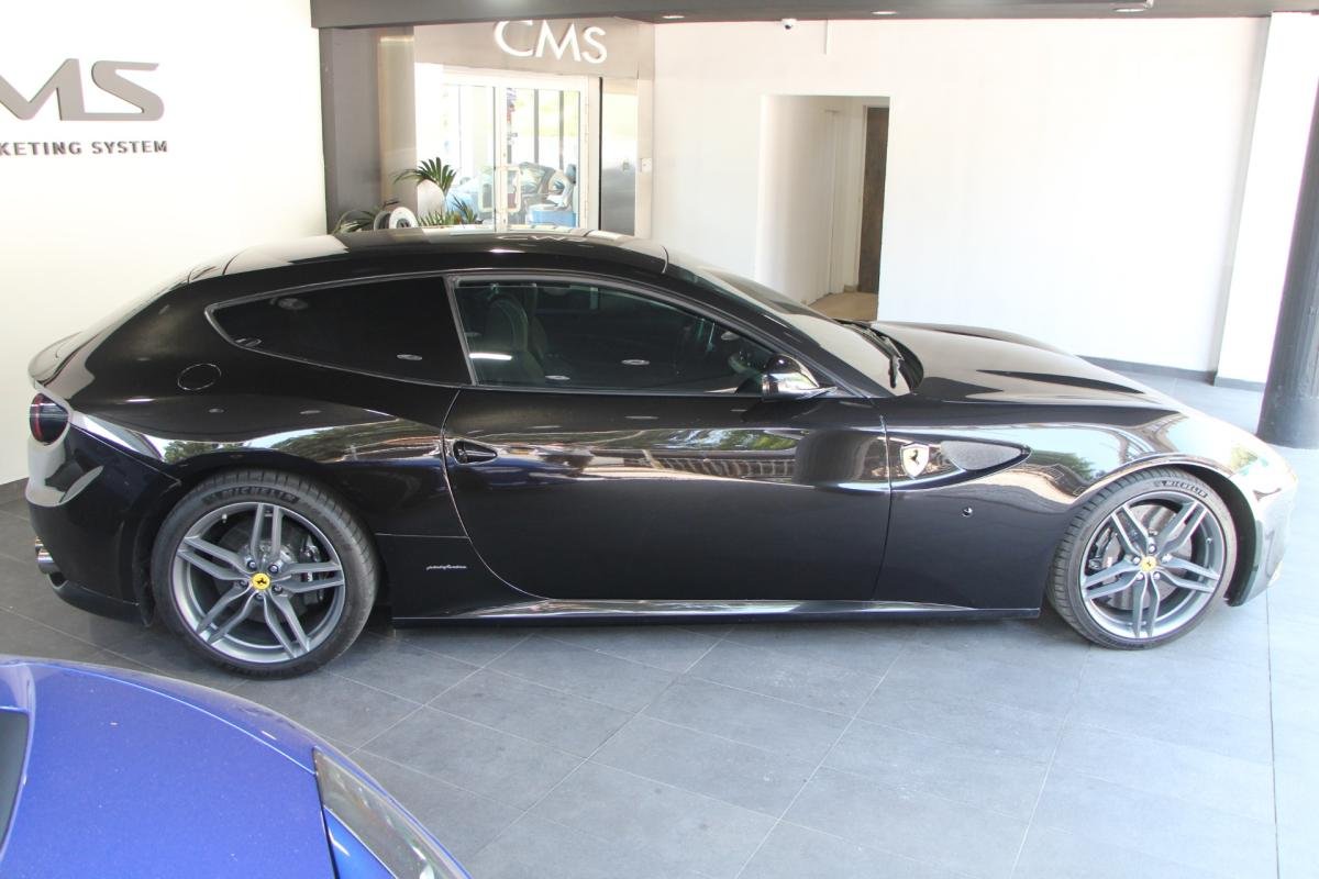 Ferrari FF - Photo 4