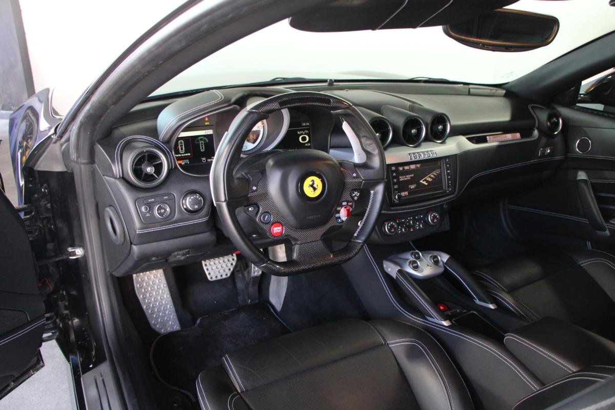 Ferrari FF - Photo 10