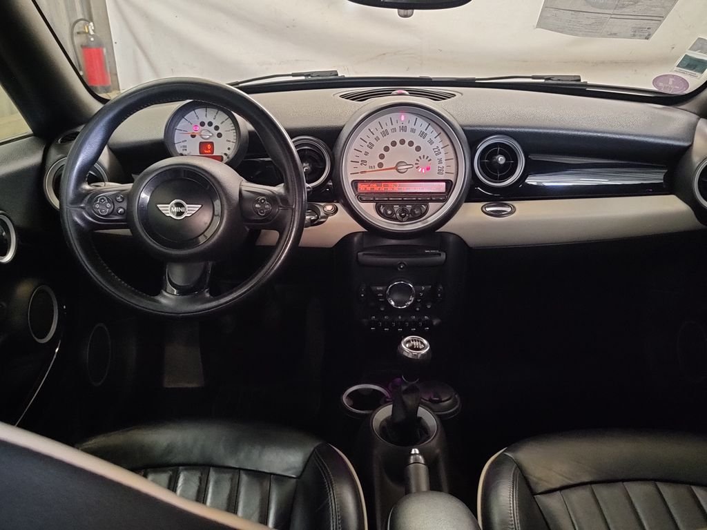 Mini Cooper - Photo 3