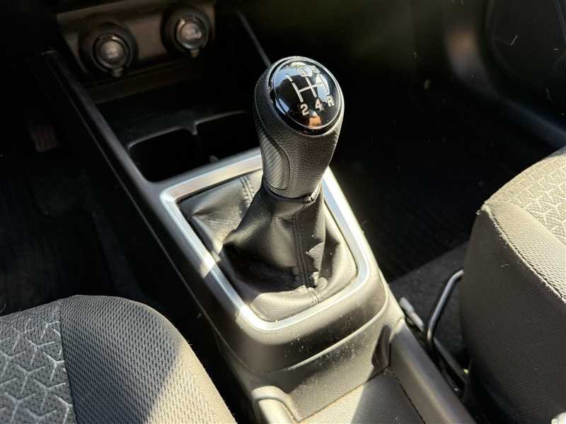 Suzuki Swift - Photo 12