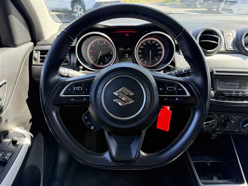 Suzuki Swift - Photo 7