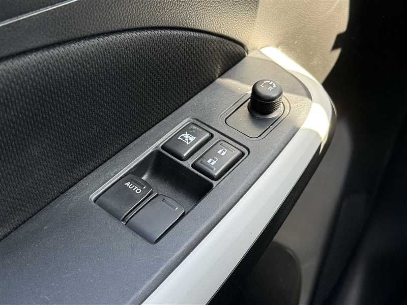 Suzuki Swift - Photo 9