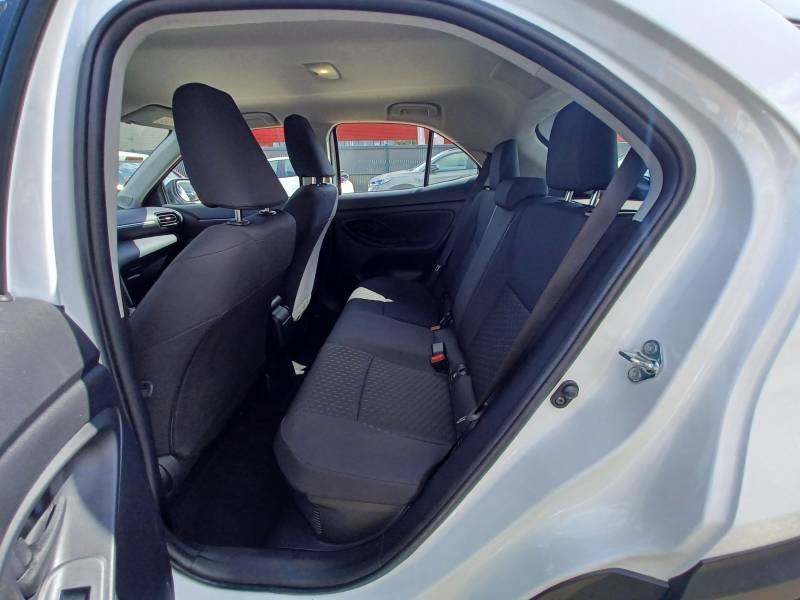 Toyota Yaris - Photo 12