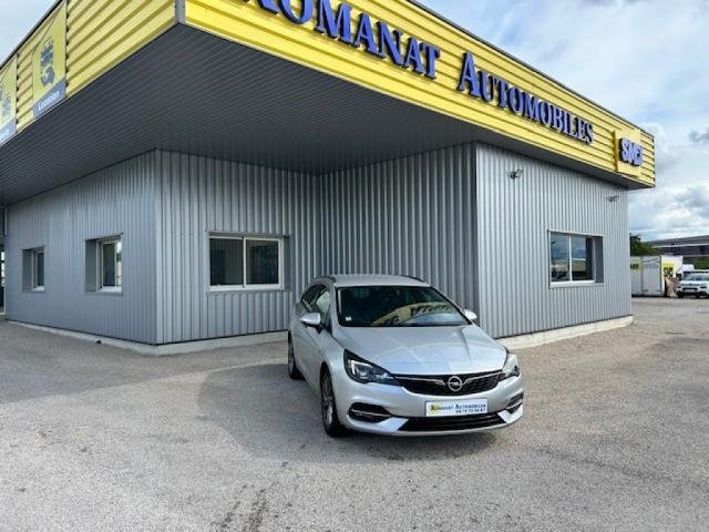 Opel Astra Sports Tourer - Photo 2