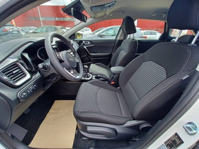 Kia CEED - Photo 11