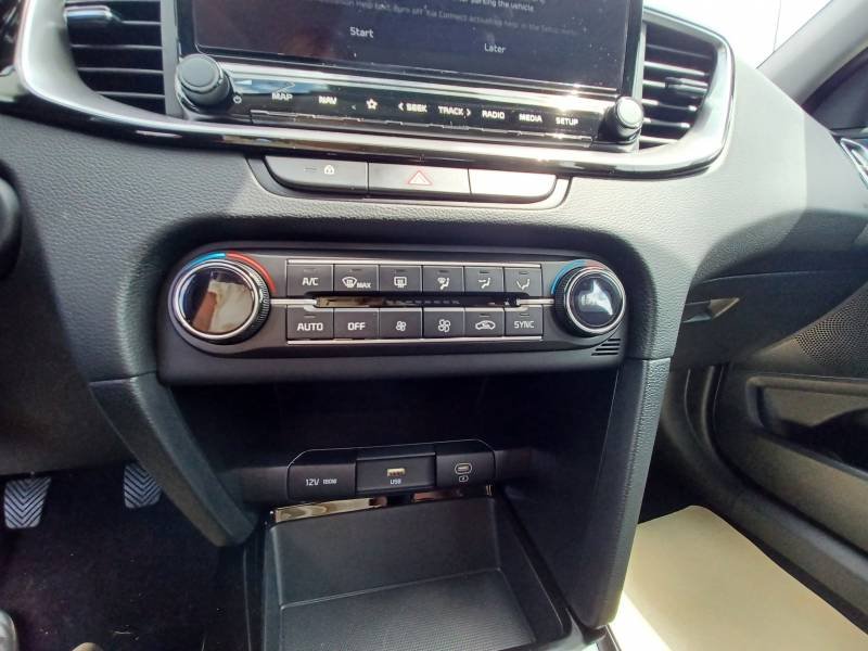 Kia CEED - Photo 22