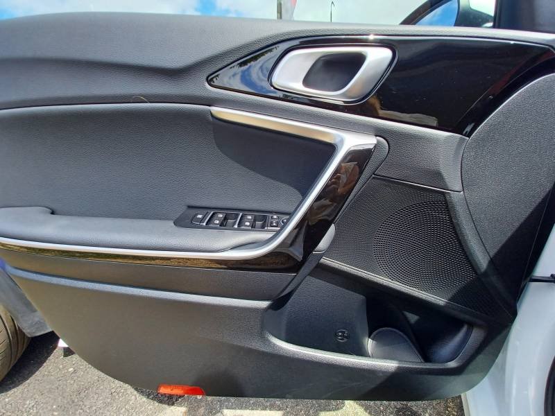 Kia CEED - Photo 25