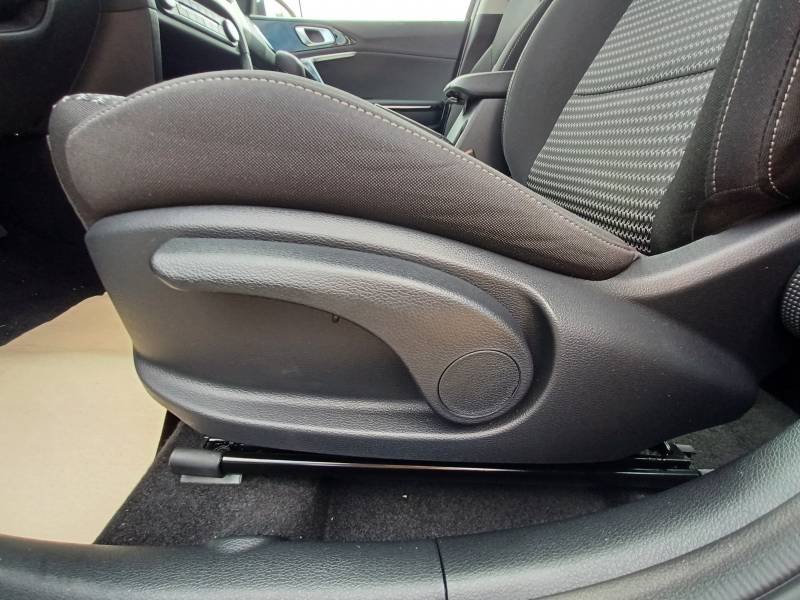 Kia CEED - Photo 26