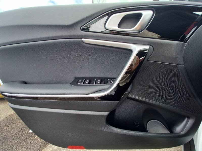 Kia Xceed - Photo 25