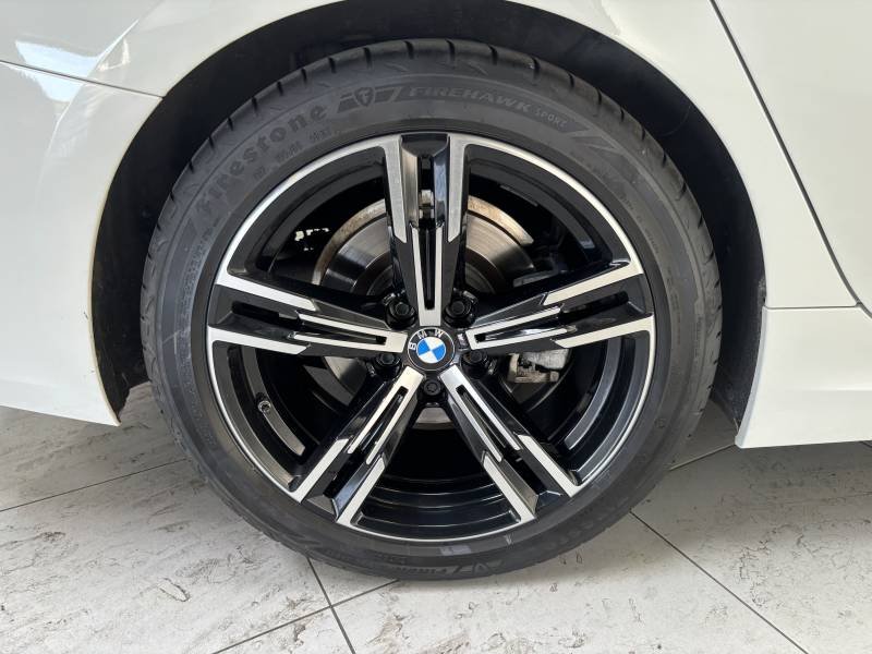 BMW Série 3 - Photo 12