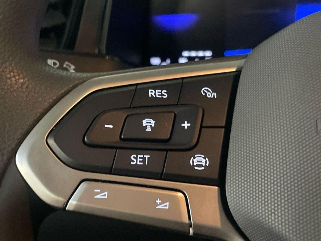 Volkswagen T-Roc - Photo 21