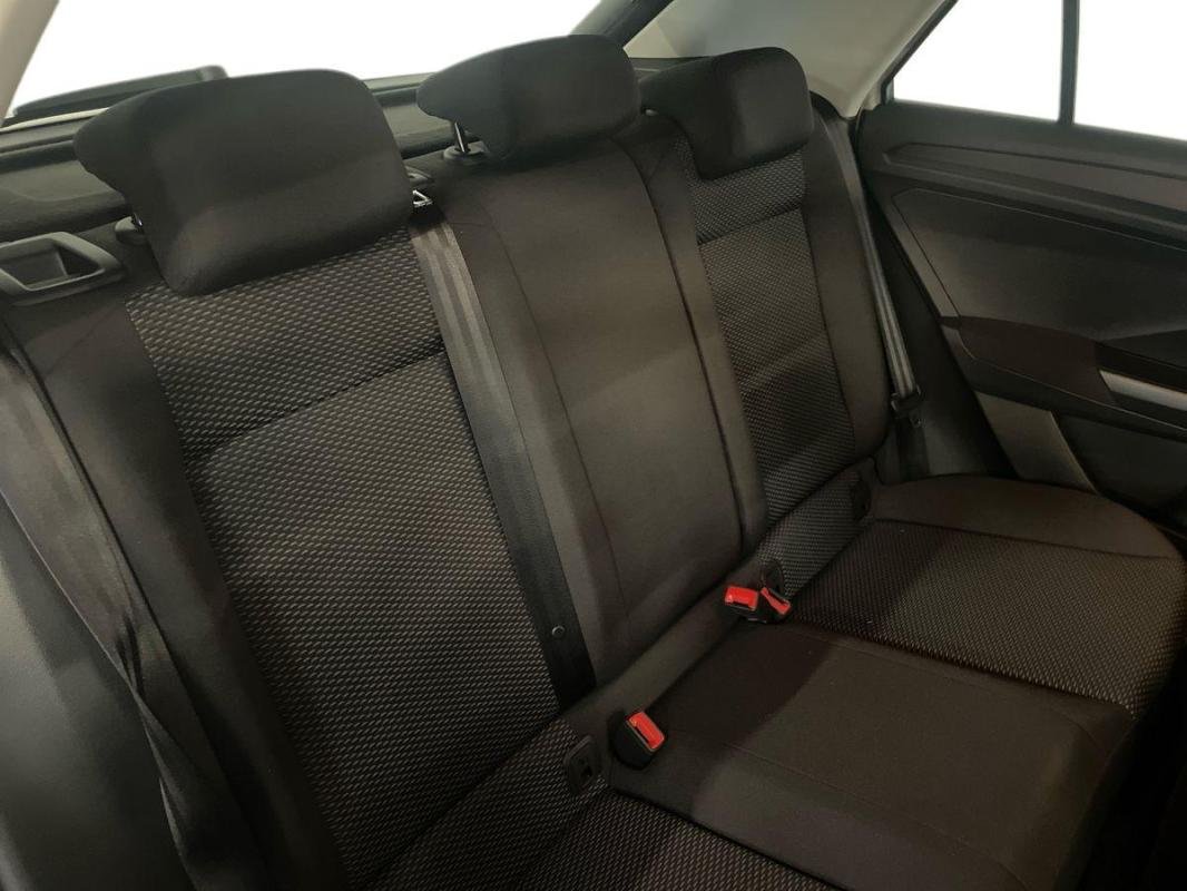 Volkswagen T-Roc - Photo 23