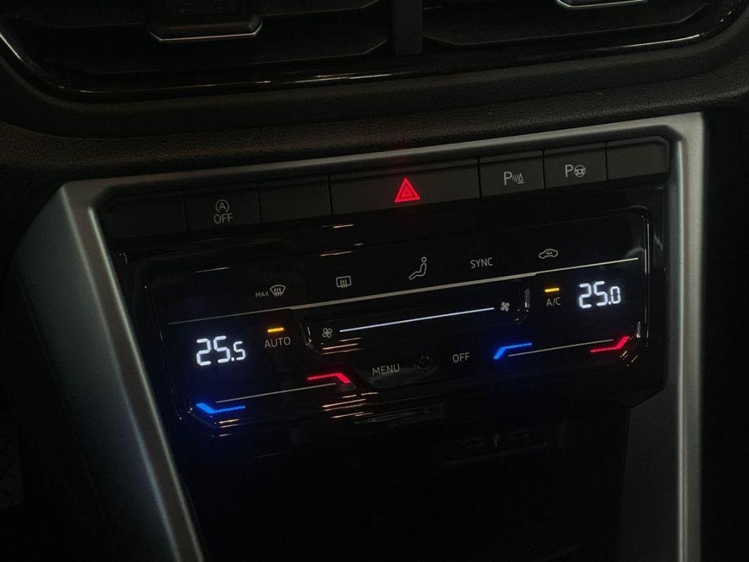 Volkswagen T-Roc - Photo 19