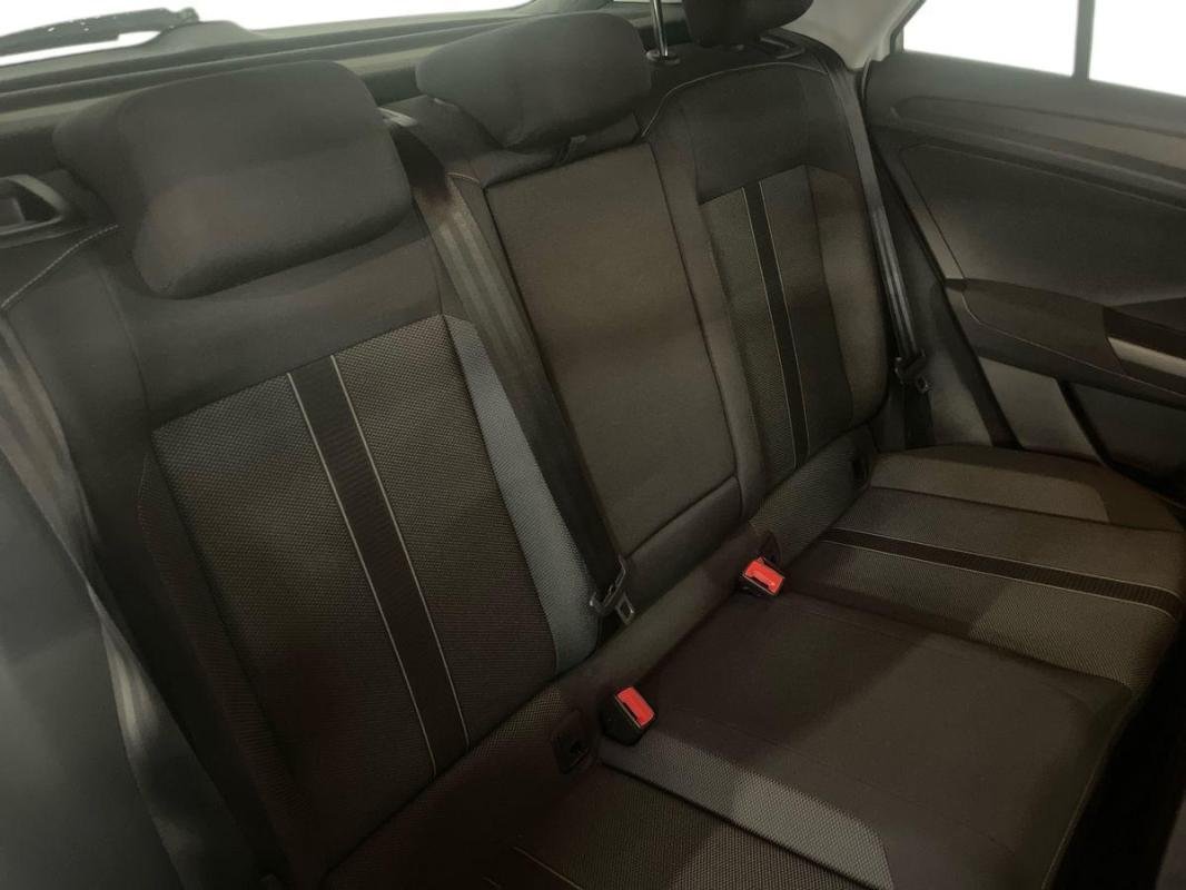Volkswagen T-Roc - Photo 23