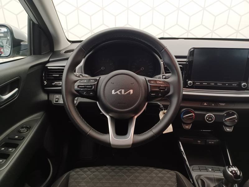 Kia Rio - Photo 13
