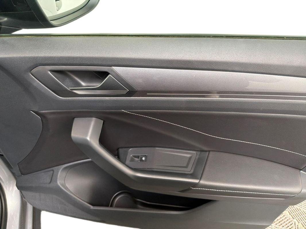 Volkswagen T-Roc - Photo 15