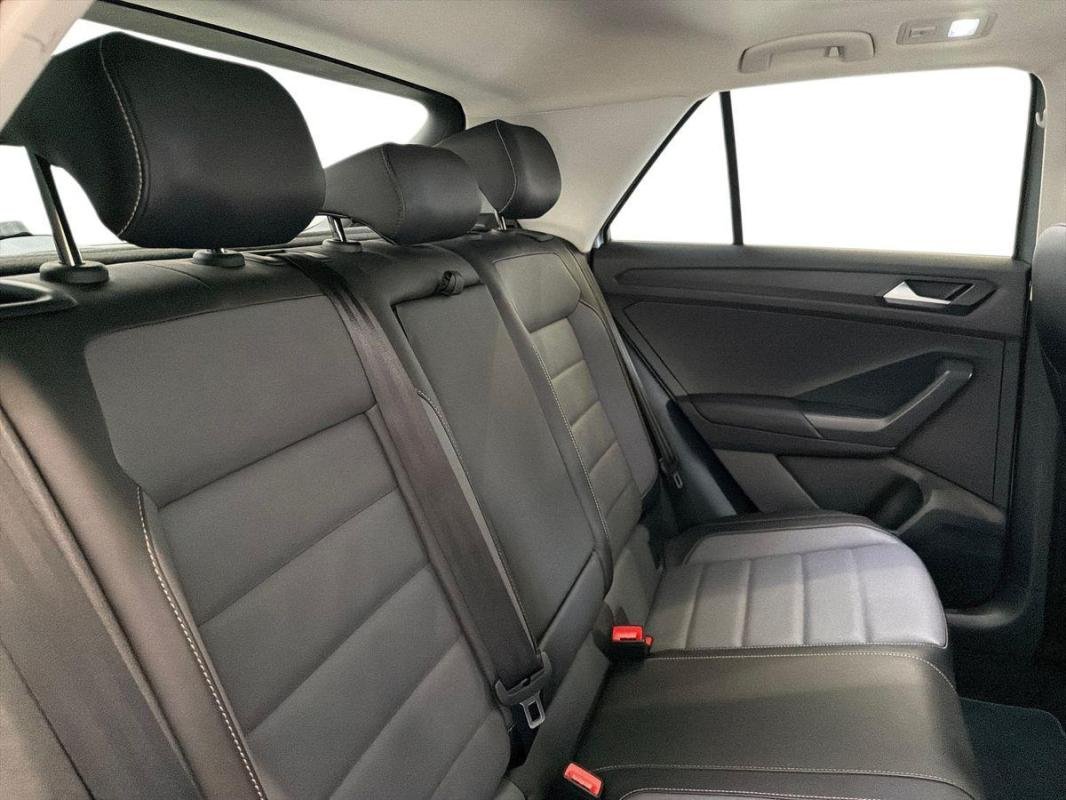 Volkswagen T-Roc - Photo 23