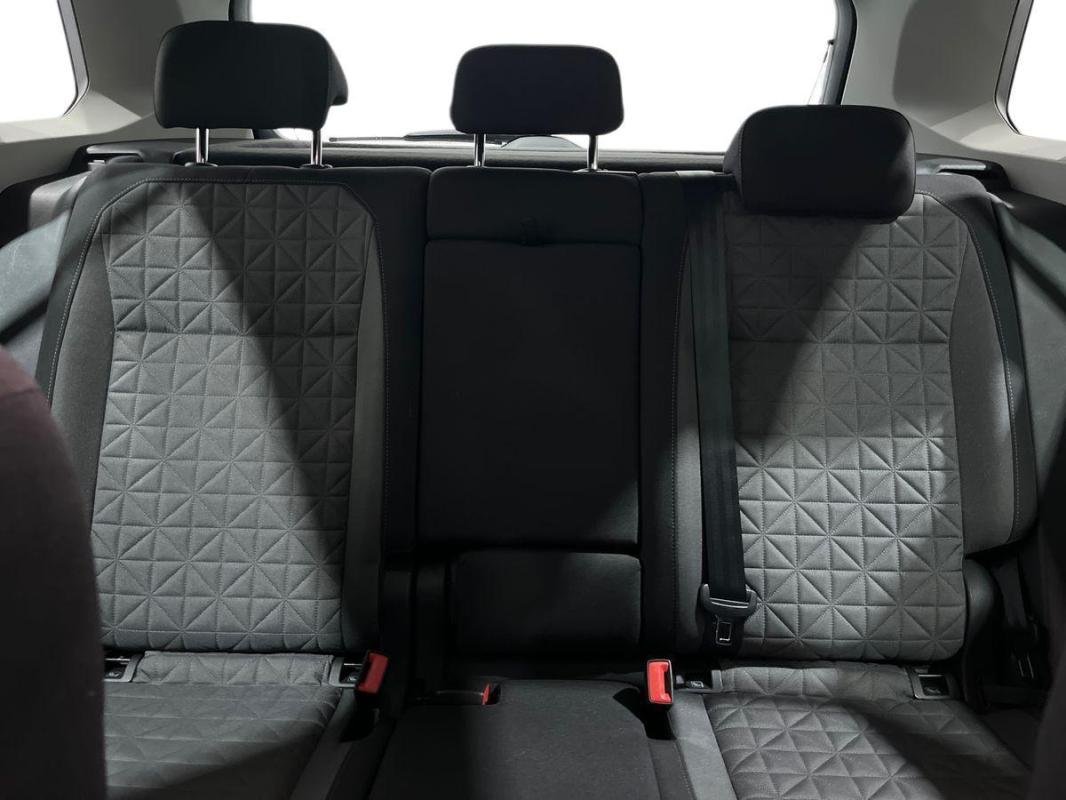 Volkswagen Tiguan - Photo 22