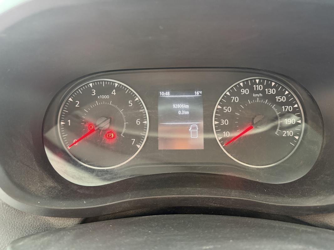 Nissan NV400 - Photo 15