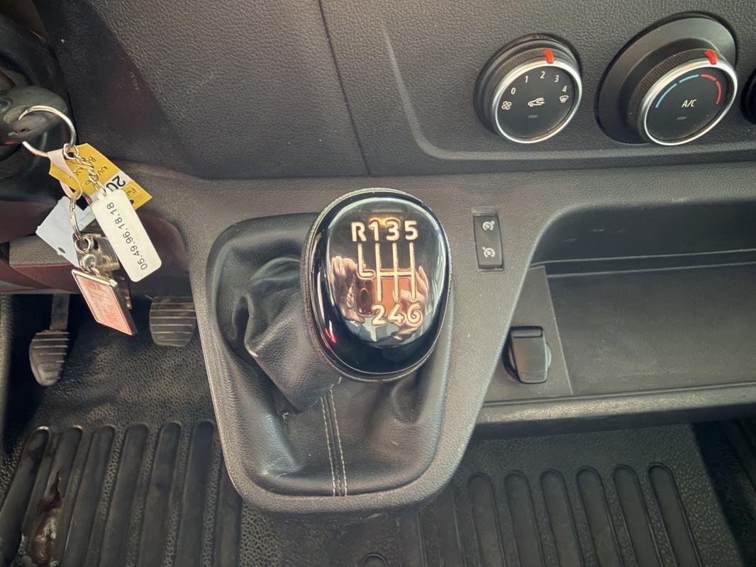 Nissan NV400 - Photo 16