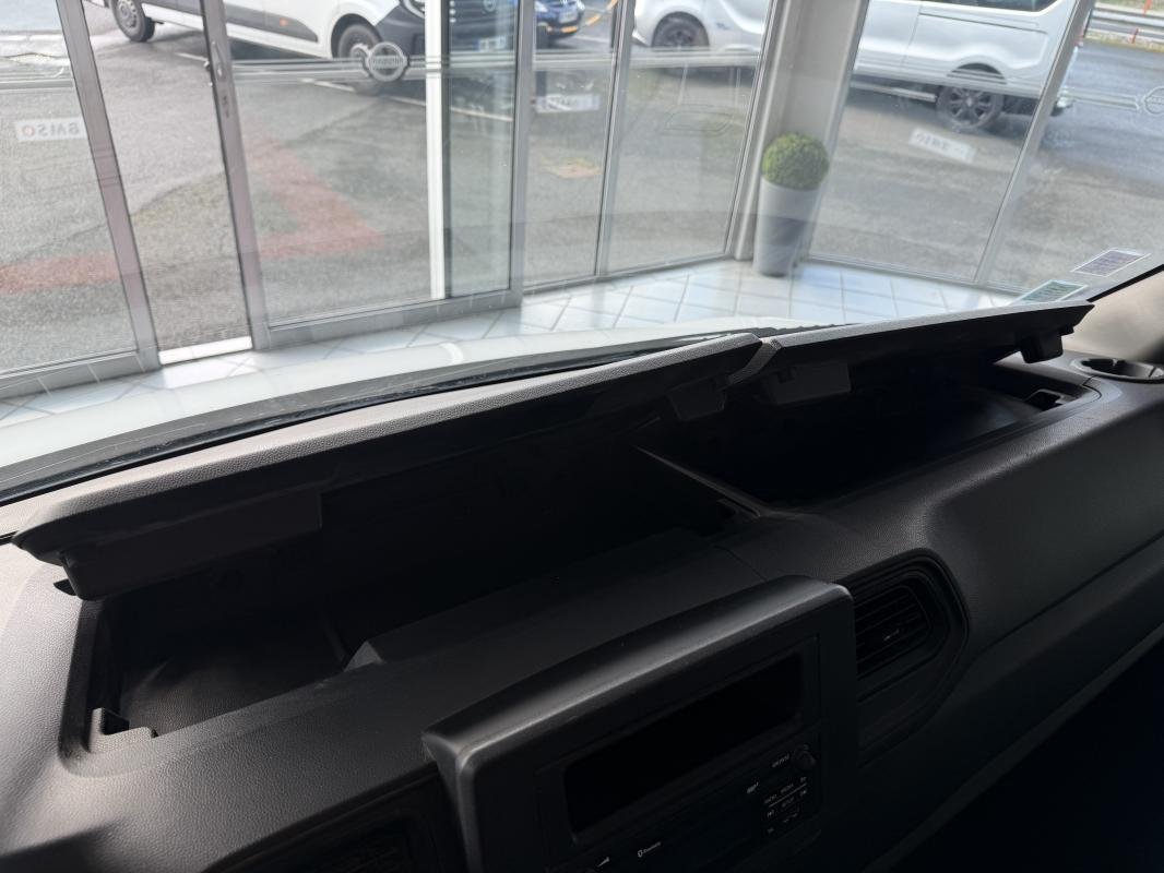 Nissan NV400 - Photo 20
