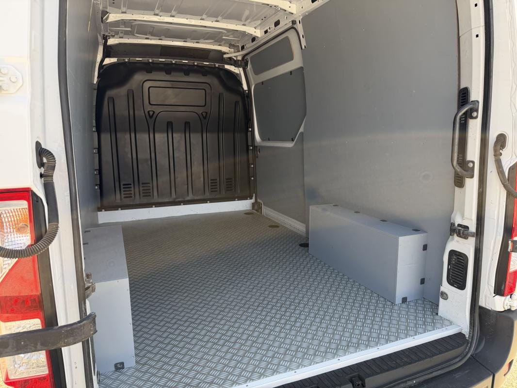 Nissan NV400 - Photo 23
