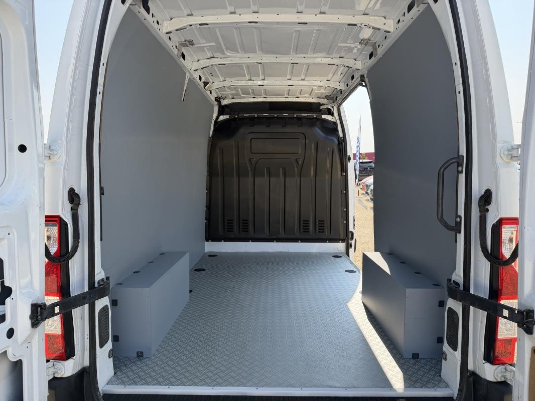 Nissan NV400 - Photo 27