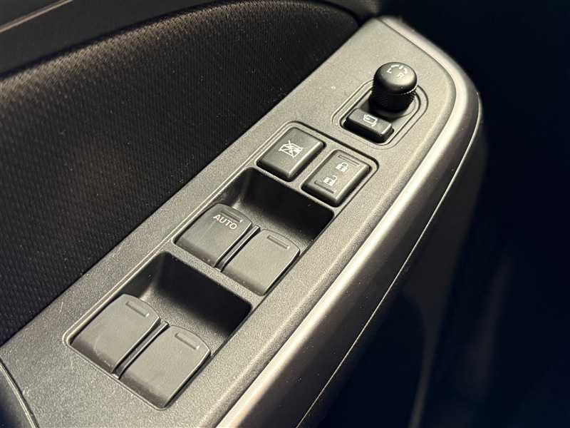 Suzuki Swift - Photo 8