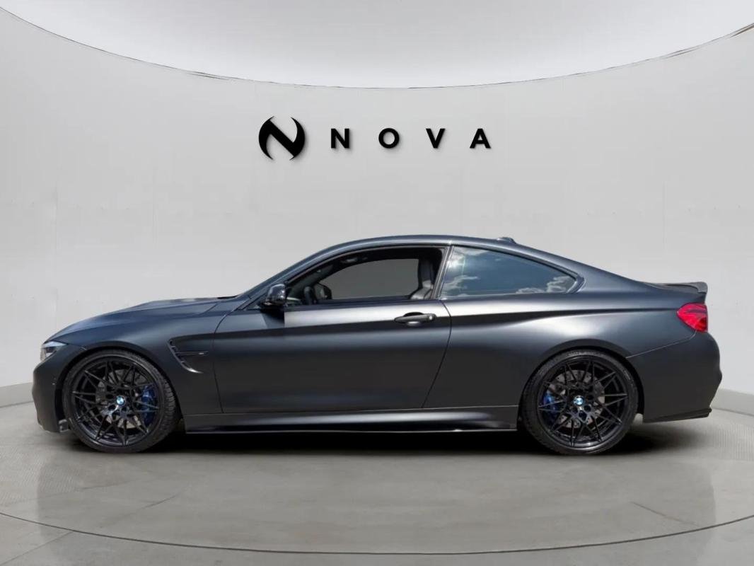 BMW M4 - Photo 2