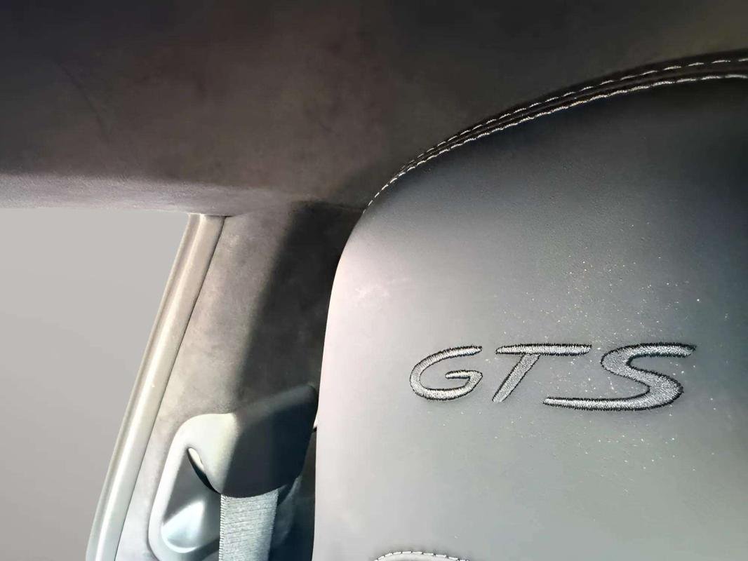 Porsche 911 - Photo 9