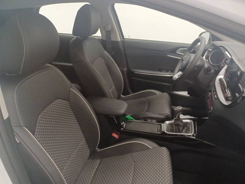 Kia Xceed - Photo 12