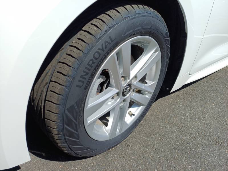 Toyota Corolla - Photo 9