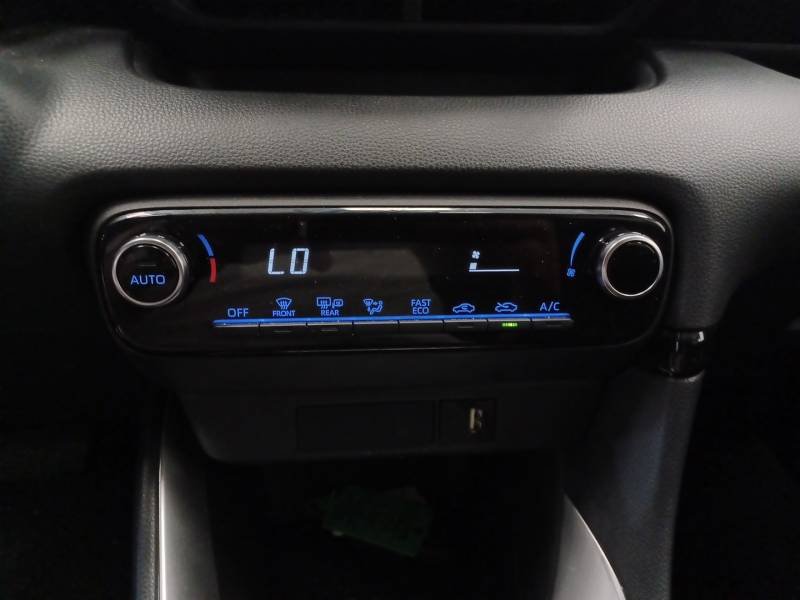 Toyota Yaris - Photo 17