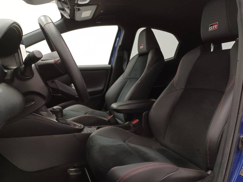 Toyota Yaris - Photo 16