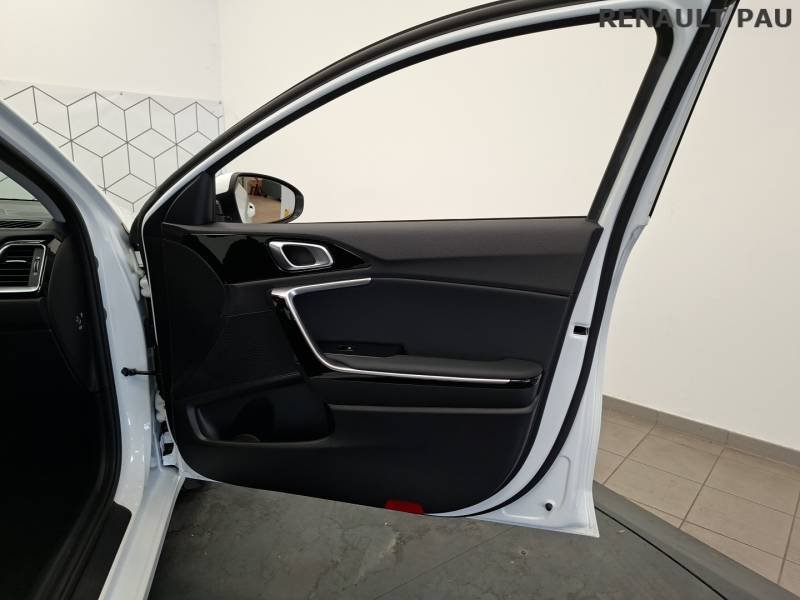 Kia CEED - Photo 19